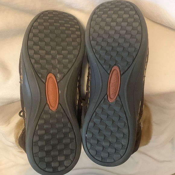 St. John’s Bay Brown fall/winter boots - Picture 10 of 11